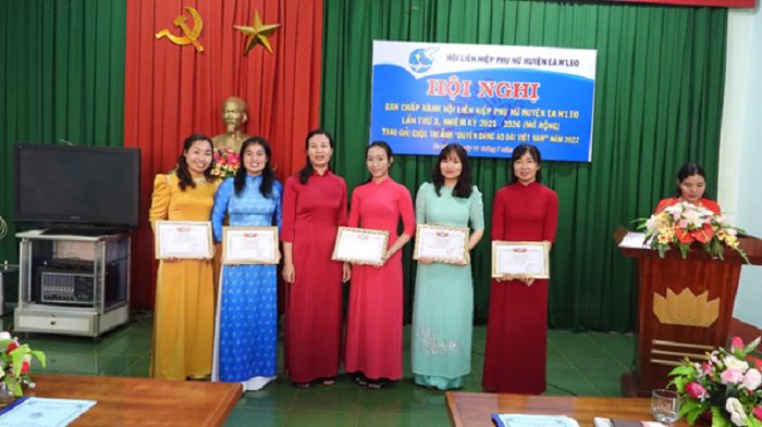 tong ket giai  trao cuoc thi hoa hau ao dai 2